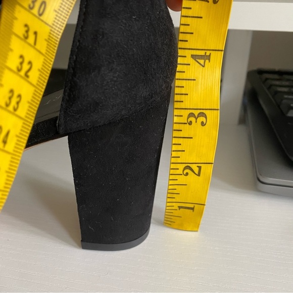 Stuart Weitzman NearlyNude Black Suede Heels Ankle Strap 7.5 3.25” heel - Picture 5 of 7